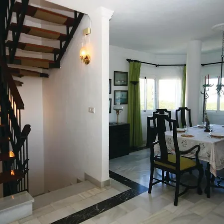 Cozy Apartment In Calahonda With Wifi *